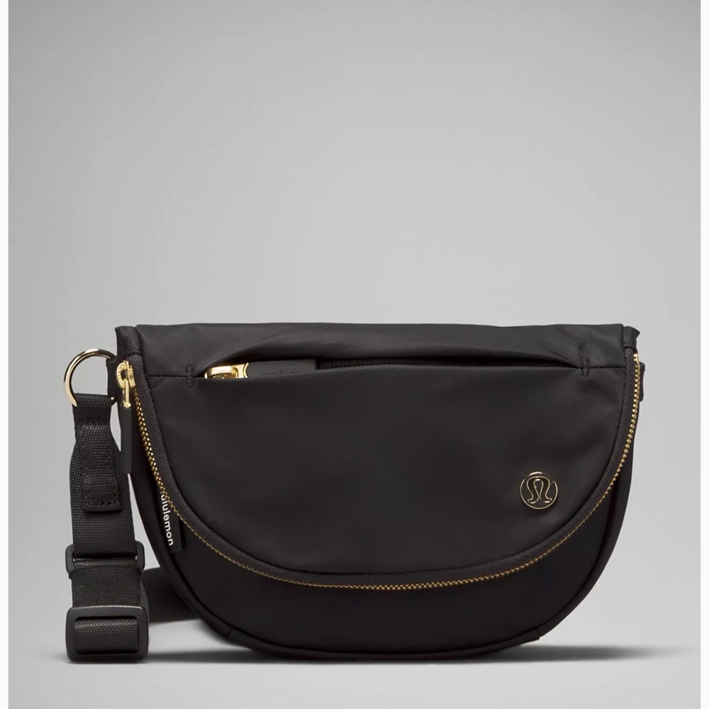 Lululemon Night Festival Bag
Micro 2L 🖤